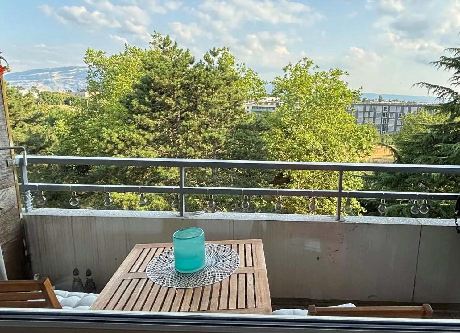 Cozy Room With View Of Mt Jura جنيفا سويسرا